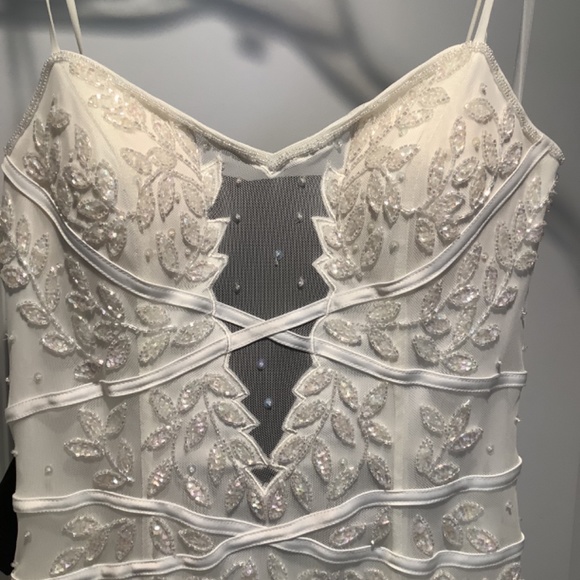 Cache Wedding/Special Occasion Dress - Picture 3 of 8